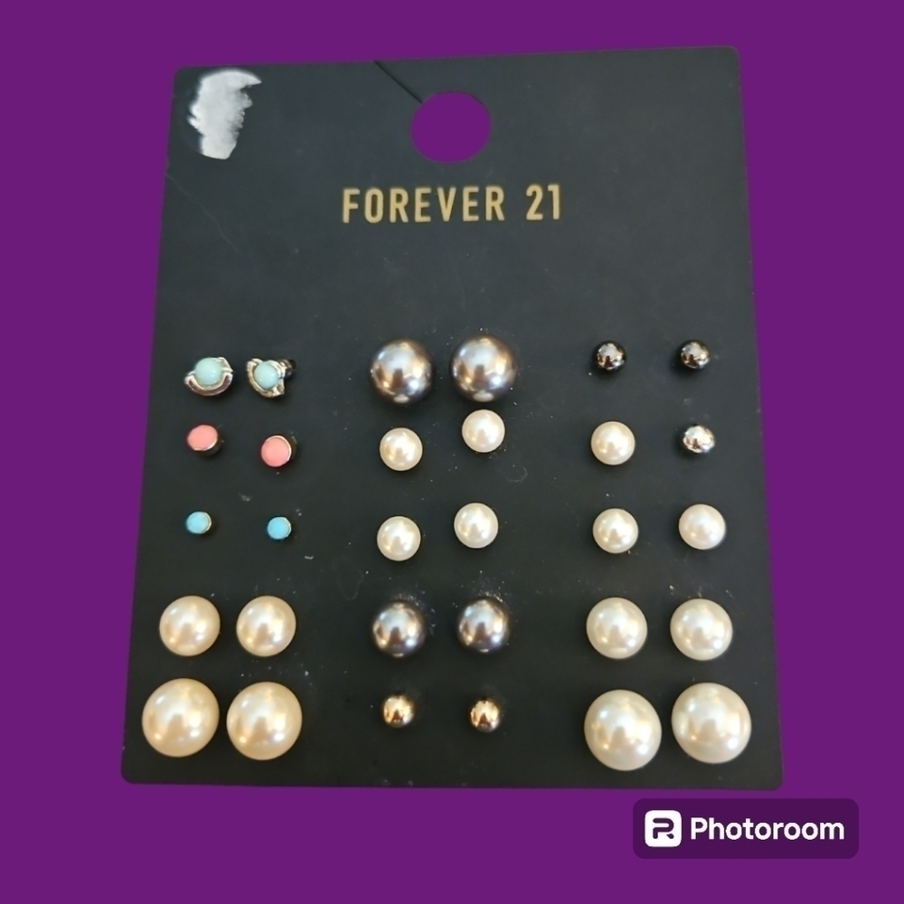 3/$30 FOREVER 21 Pearl Pastel Post Earrings